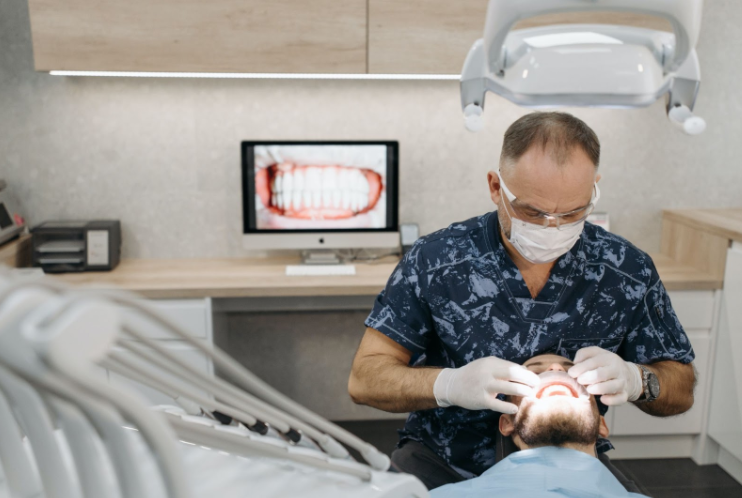 دراسة طب الأسنان في ألمانيا.. دليل شامل