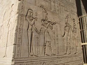 تعلم الهيروغليفية، دليلك الكامل لدراسة اللغة والحضارة الفرعونية